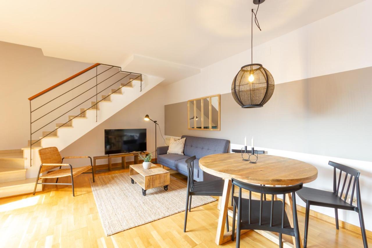 Elegante Duplex En Terrassa, Barcelona Appartement Buitenkant foto