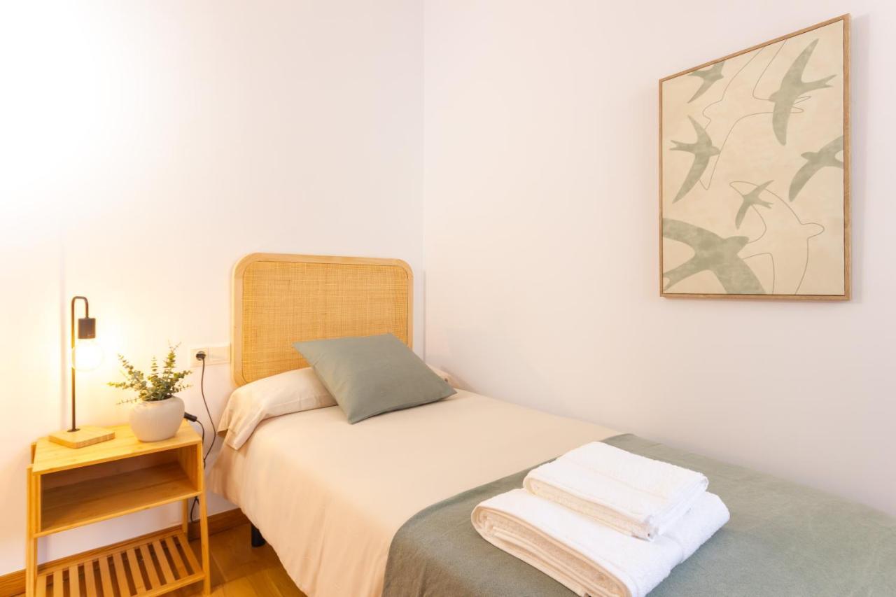Elegante Duplex En Terrassa, Barcelona Appartement Buitenkant foto